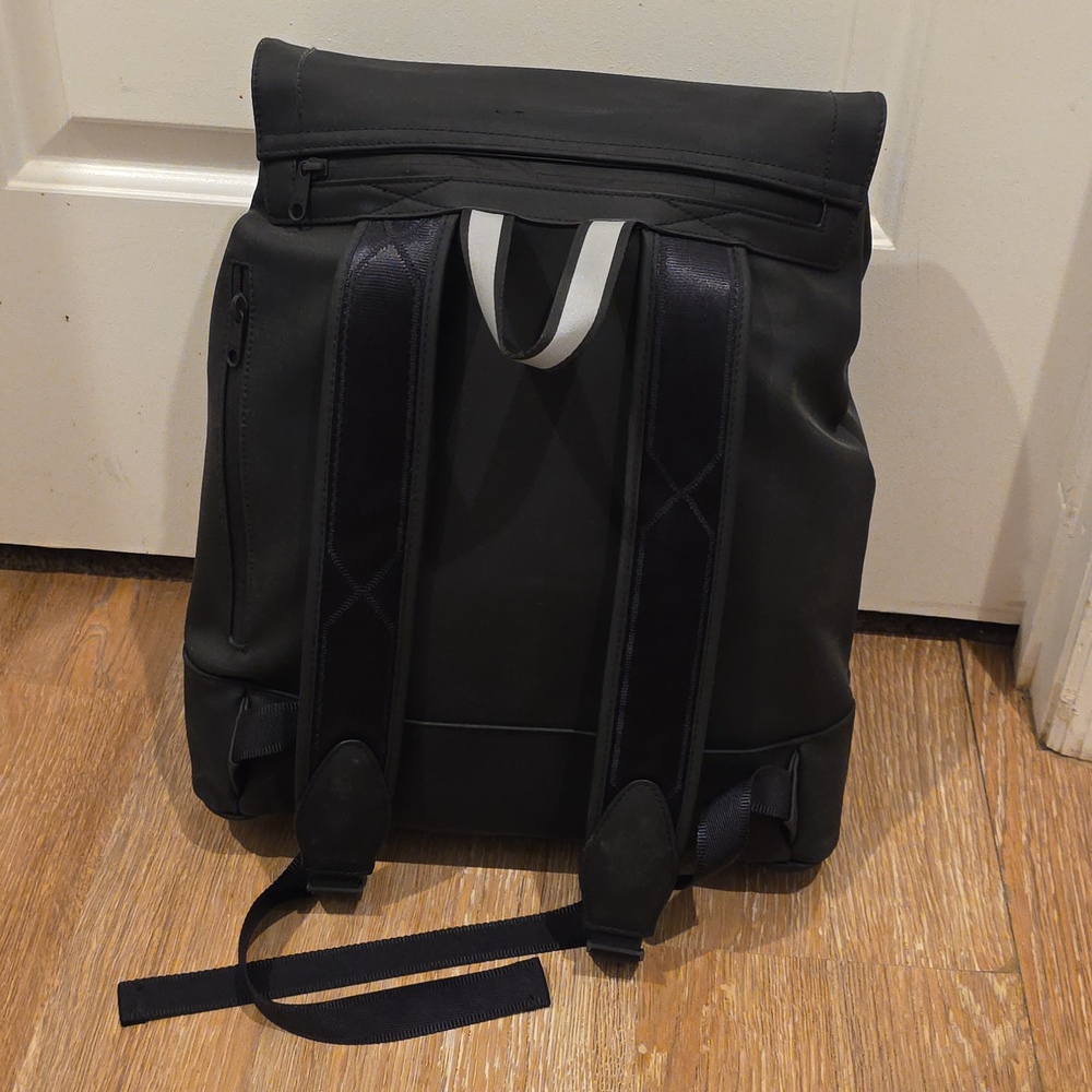 Hunter Black Backpack - Picture 2 of 3